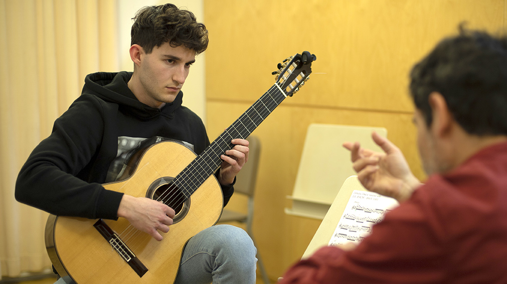 Guitarra Forum Esmuc (1) Guitarra Forum Esmuc (1)
